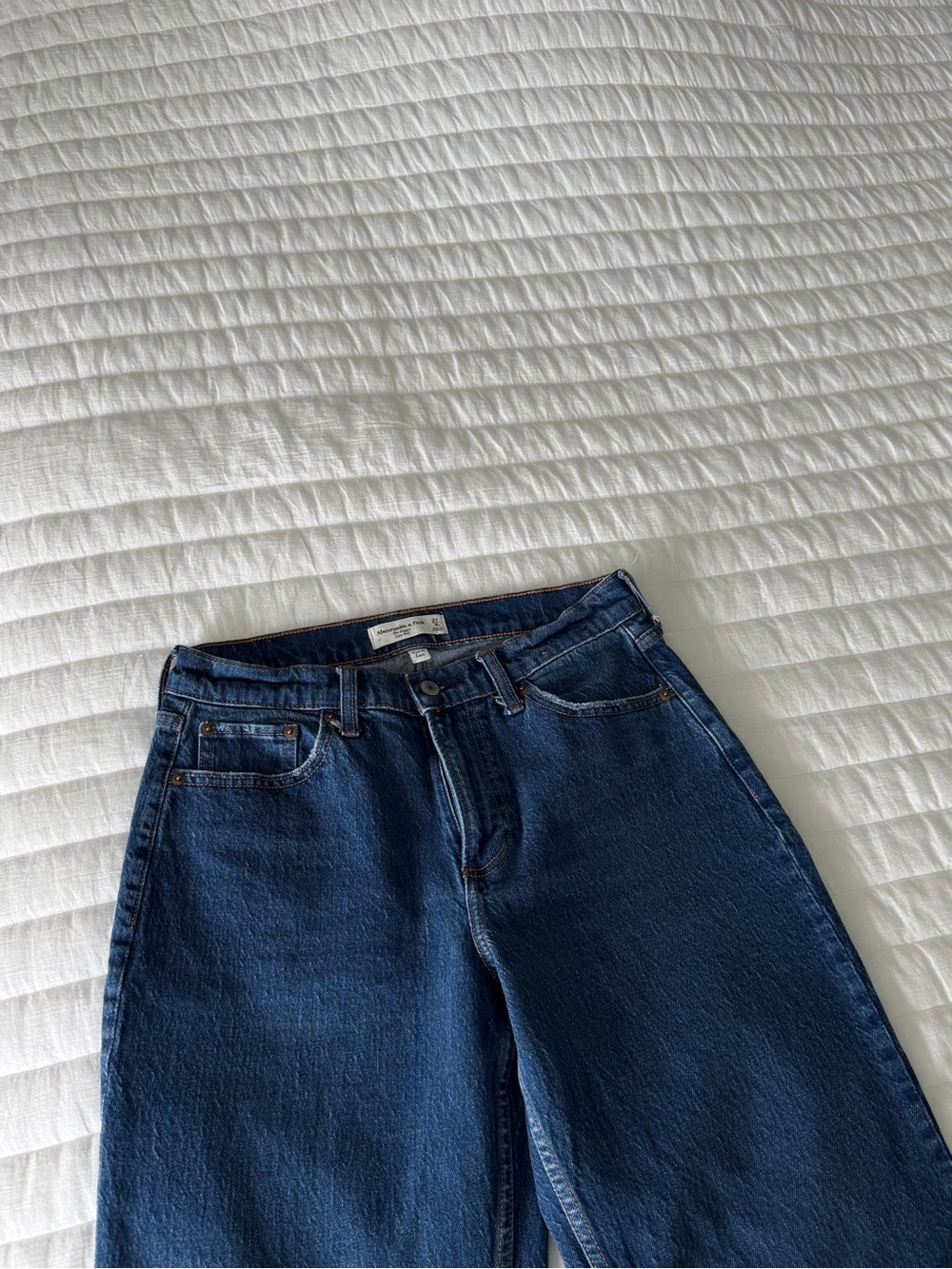 Abercrombie & Fitch Wide-Leg Jeans — Deep Blue